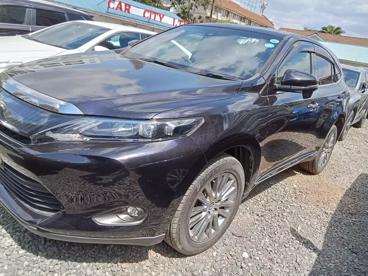 Toyota Harrier   - 2016