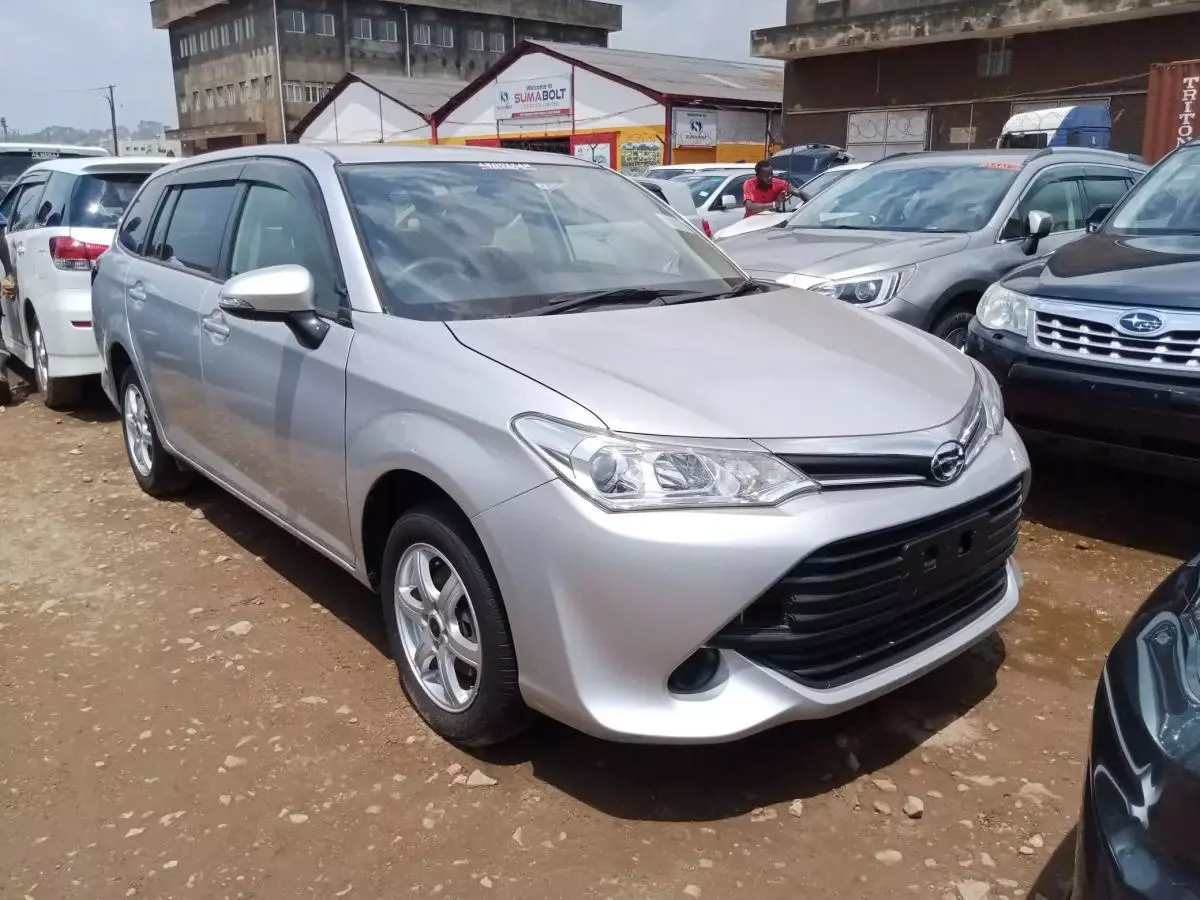 Toyota Fielder    - 2015