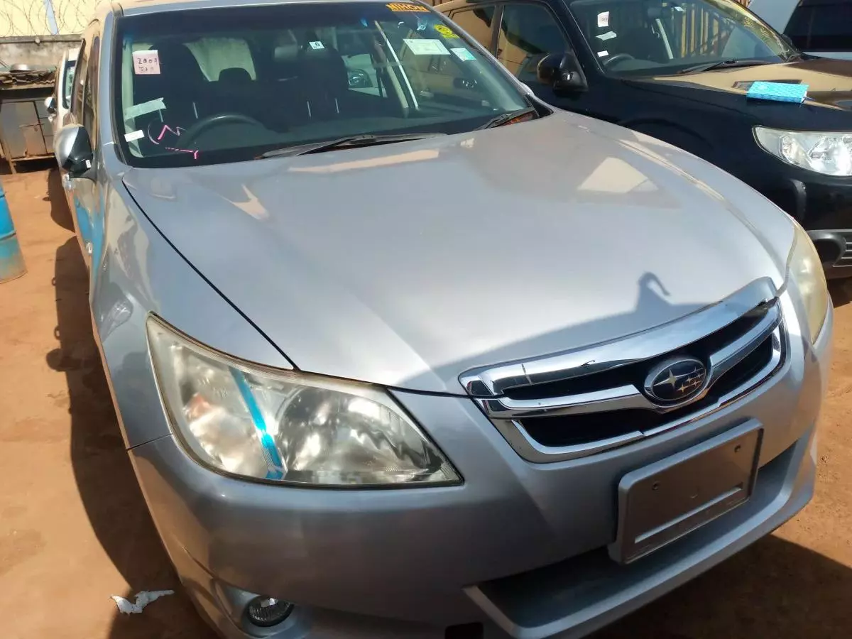 Subaru Exiga    - 2009