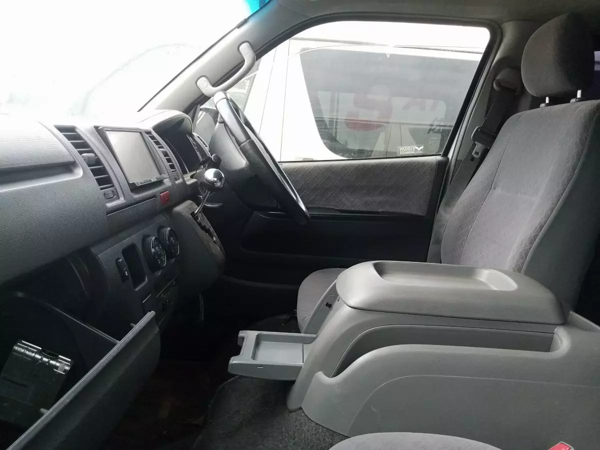 Toyota Hiace   - 2014