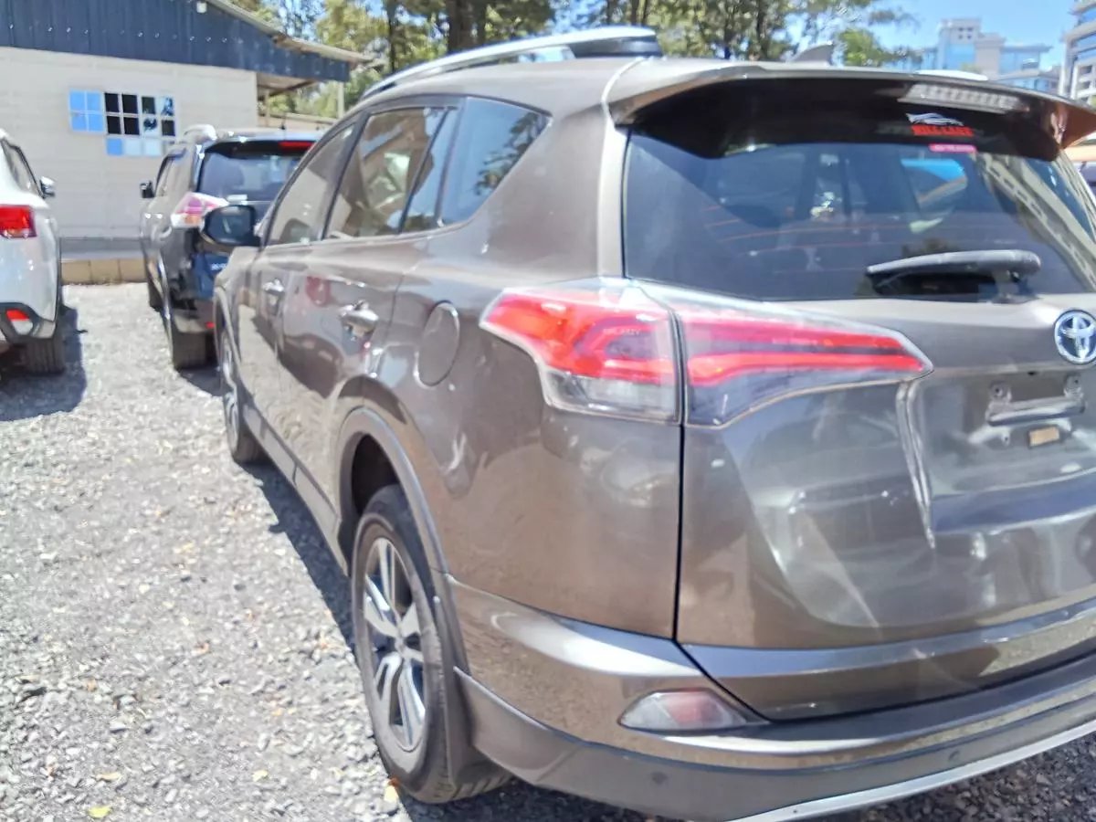 Toyota RAV 4   - 2016