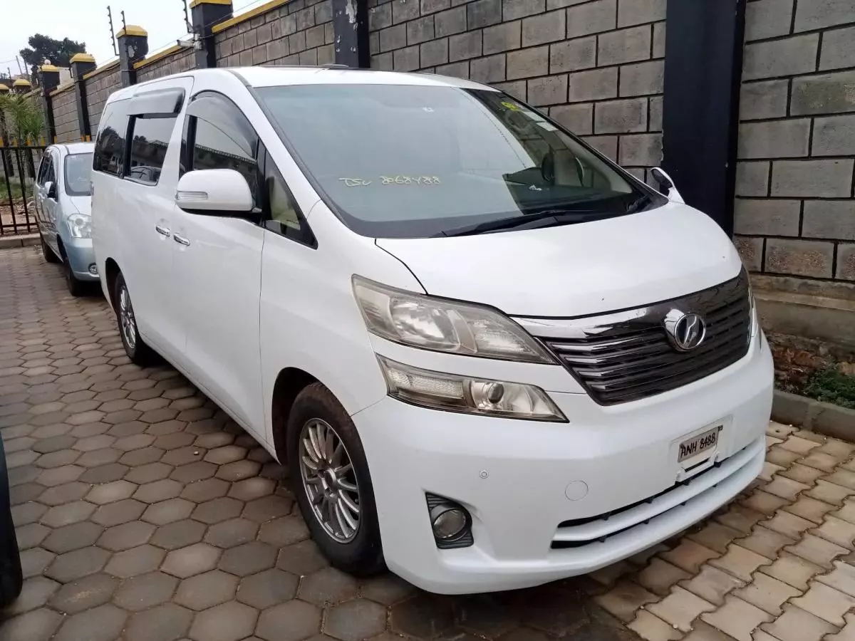 Toyota Vellfire    - 2010