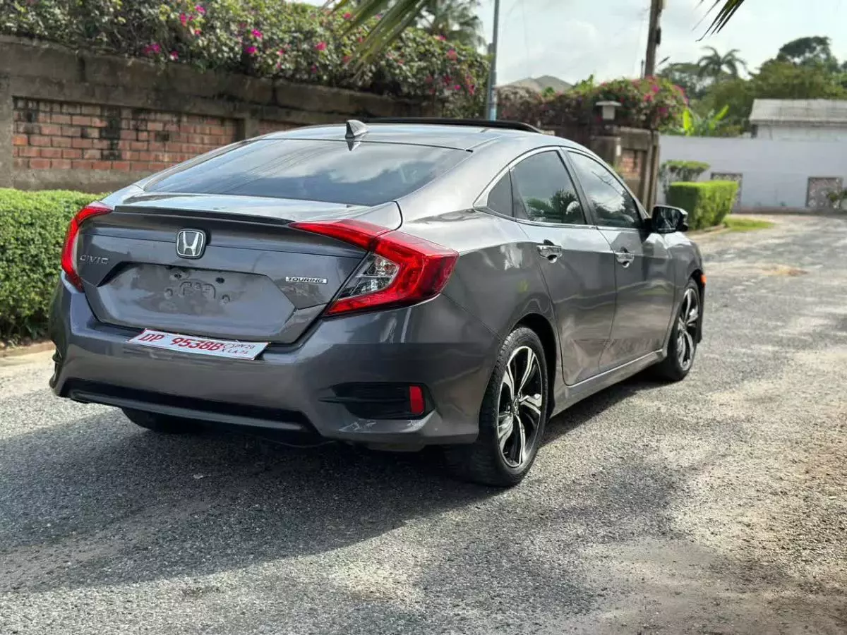 Honda Civic   - 2016