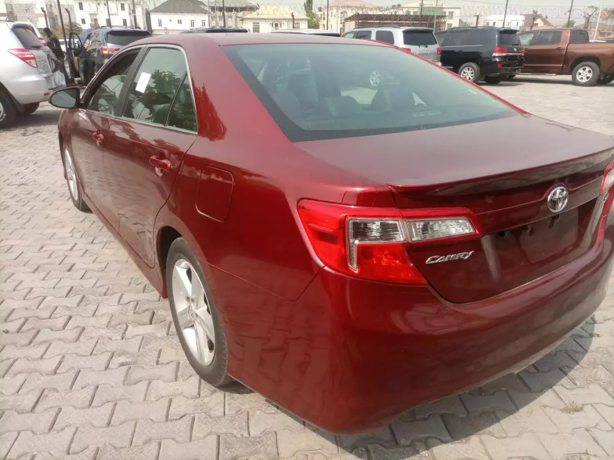 Toyota Camry - 2014