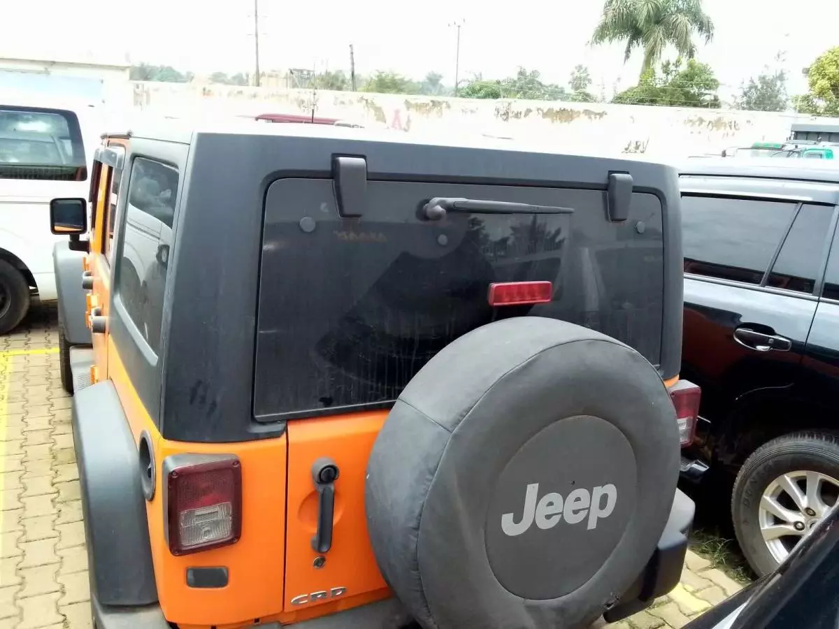 Jeep Wrangler   - 2011