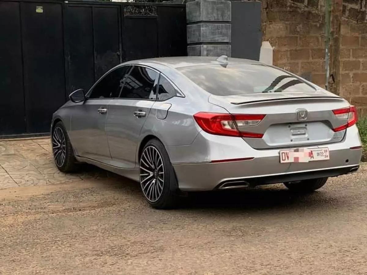 Honda Accord   - 2019