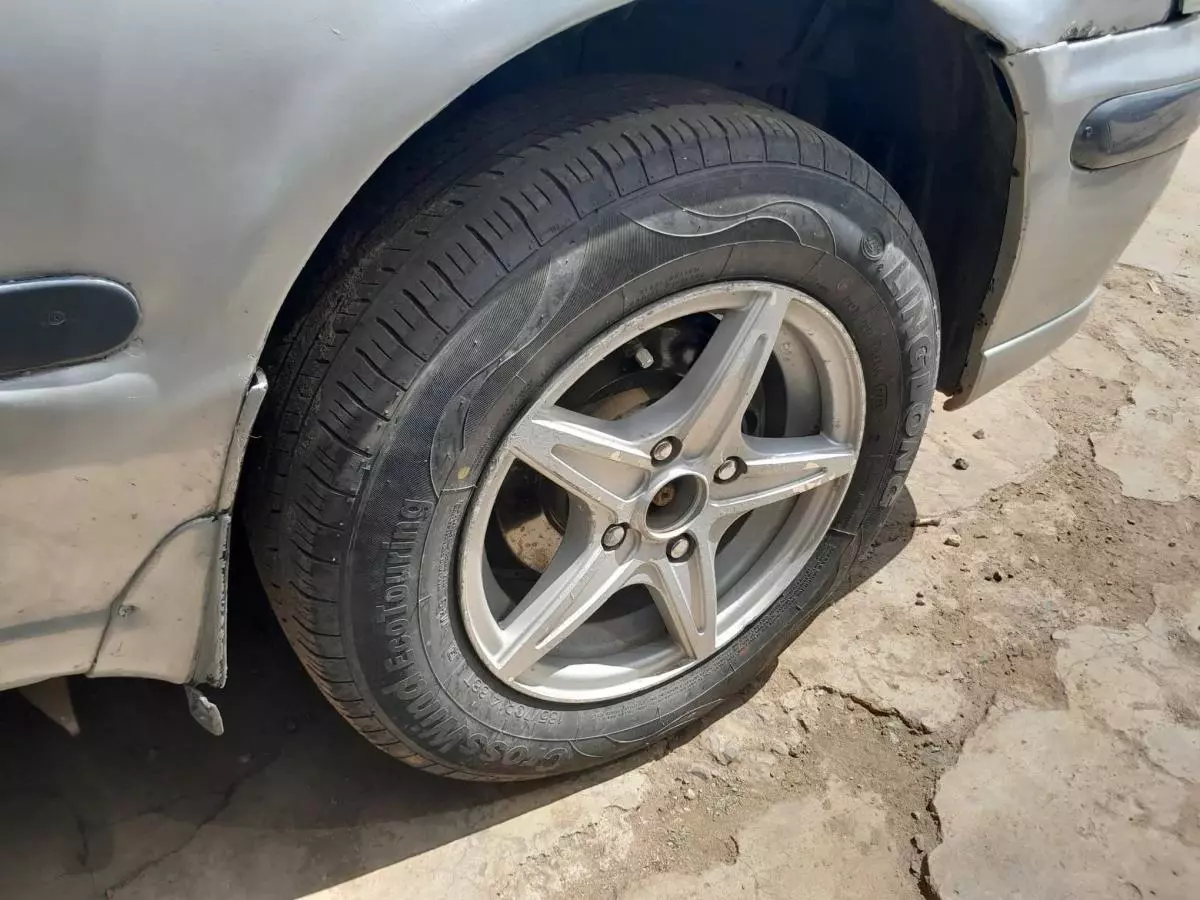 Nissan Sunny - 2003