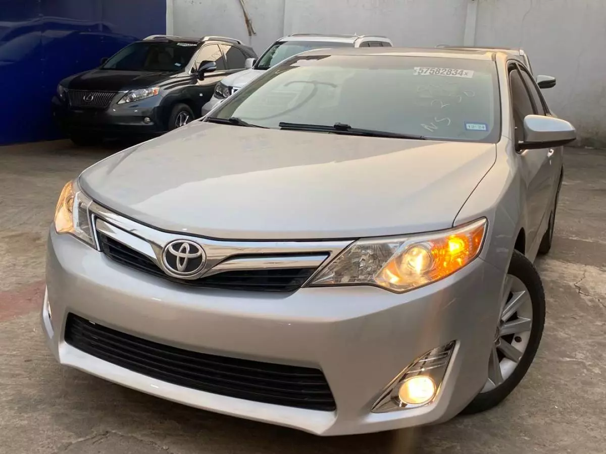 Toyota Camry   - 2014