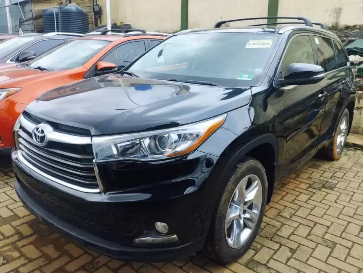 Toyota Highlander   - 2015