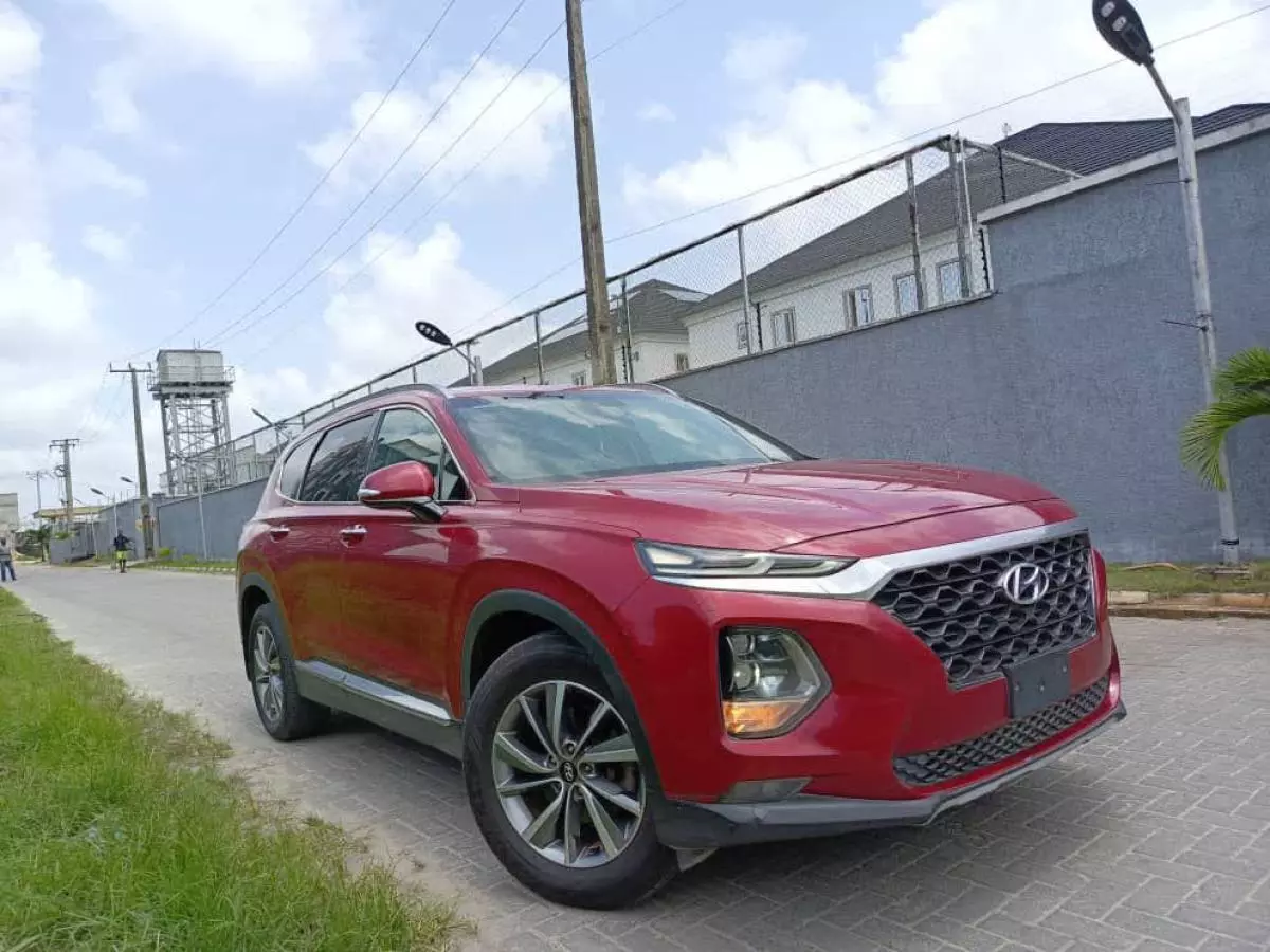 Hyundai Santa Fe   - 2019