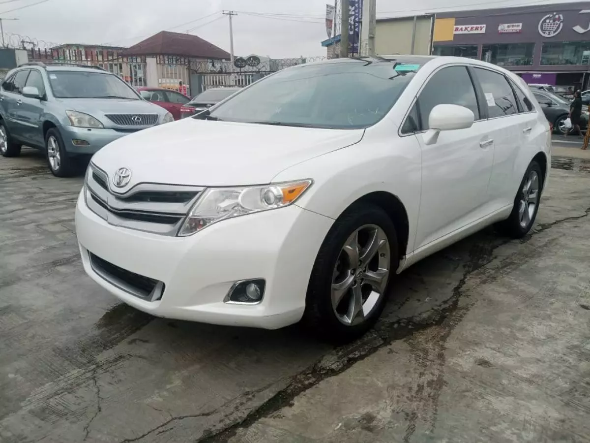 Toyota Venza   - 2011