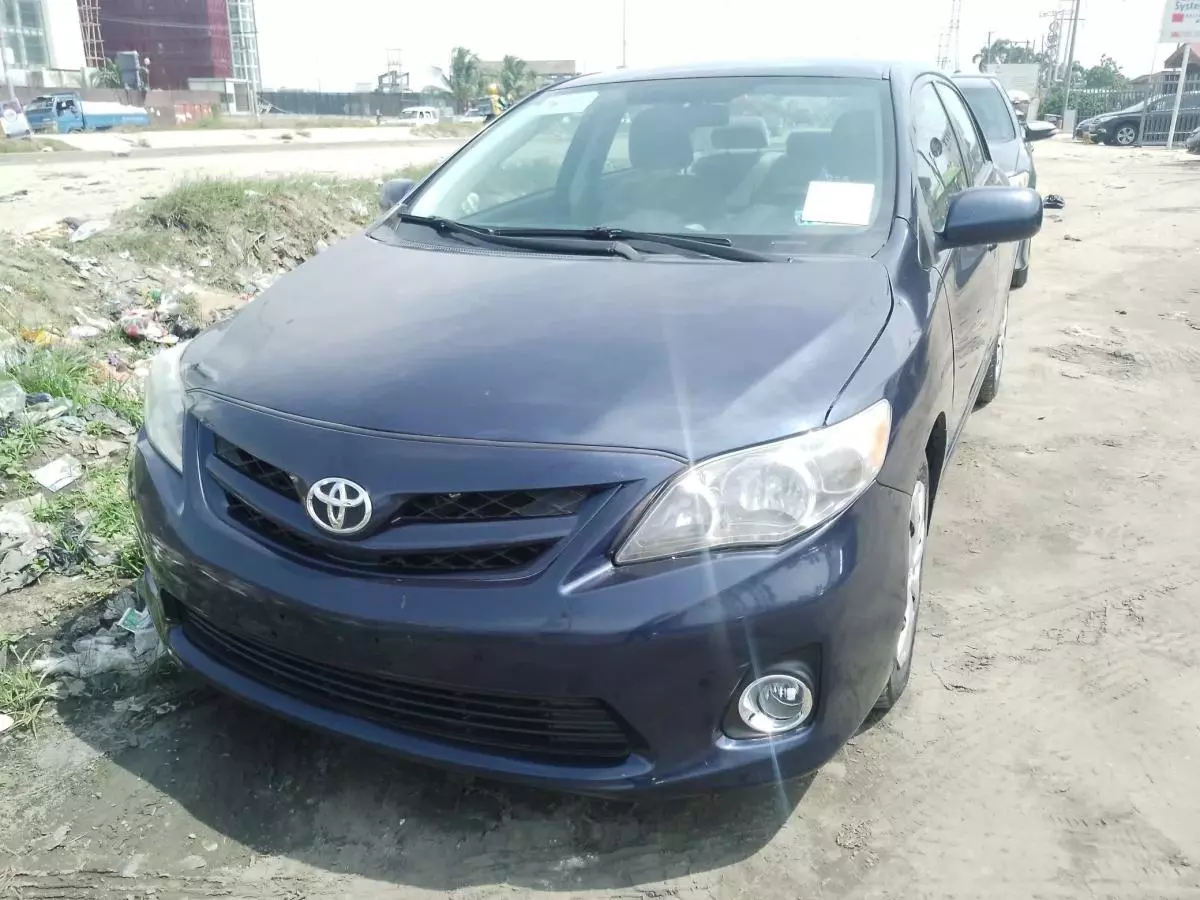 Toyota Corolla   - 2012