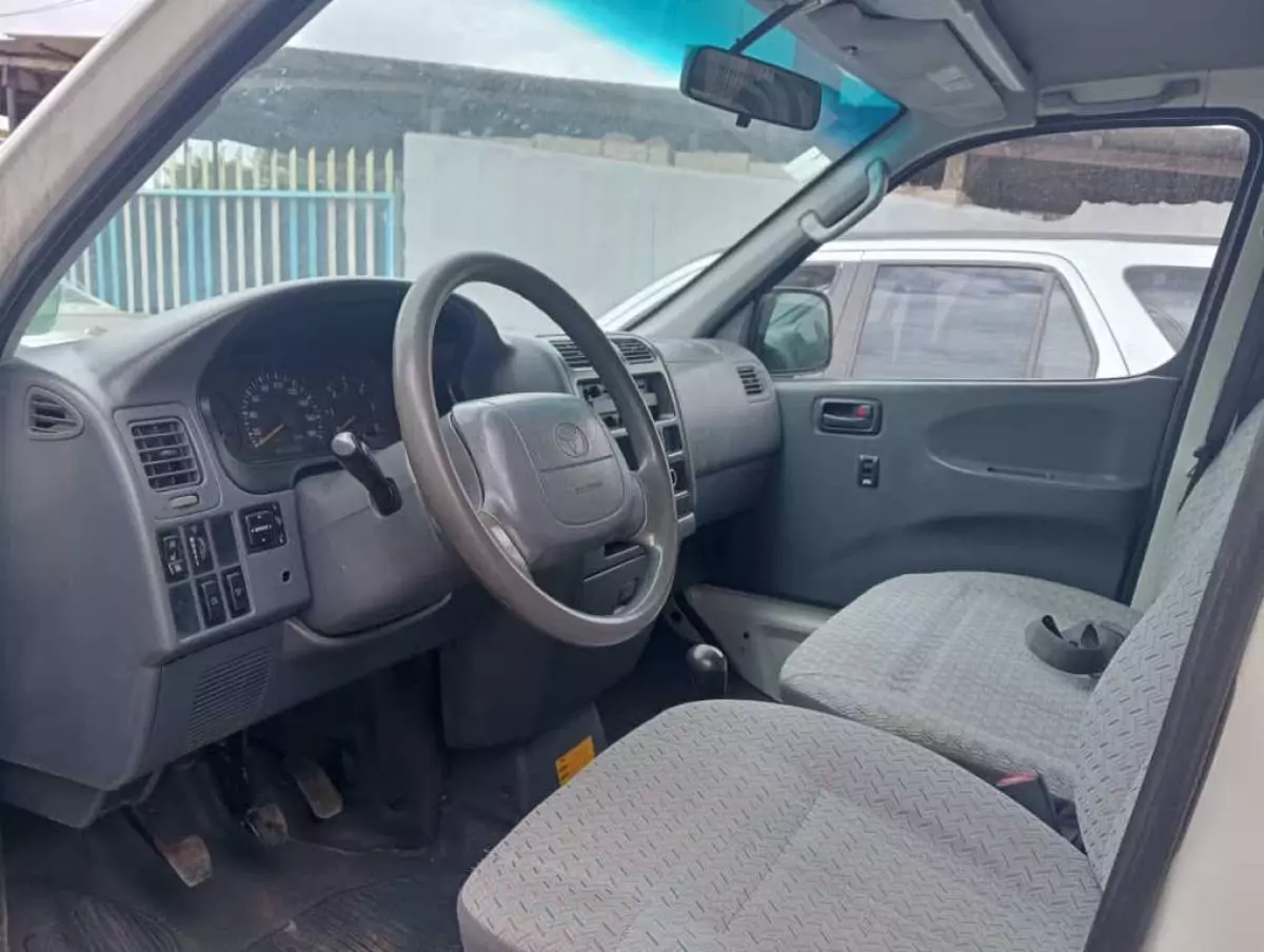 Toyota Hiace   - 2006