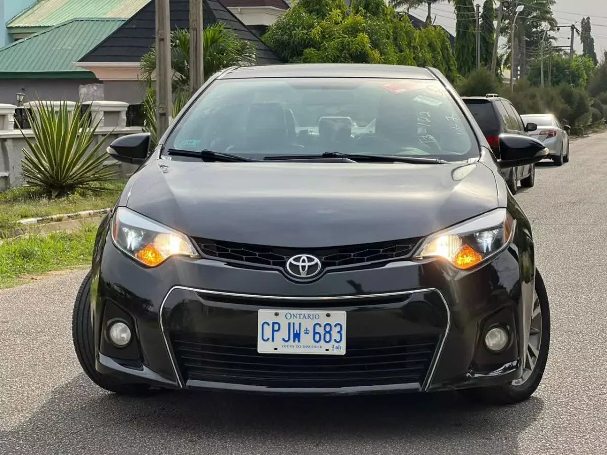 Toyota Corolla   - 2014