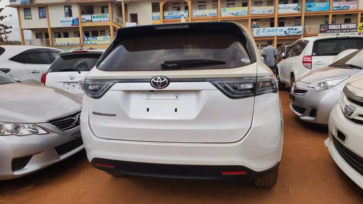 Toyota Harrier   - 2014