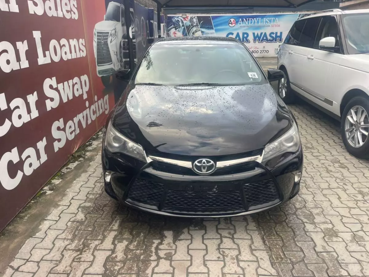 Toyota Camry   - 2015