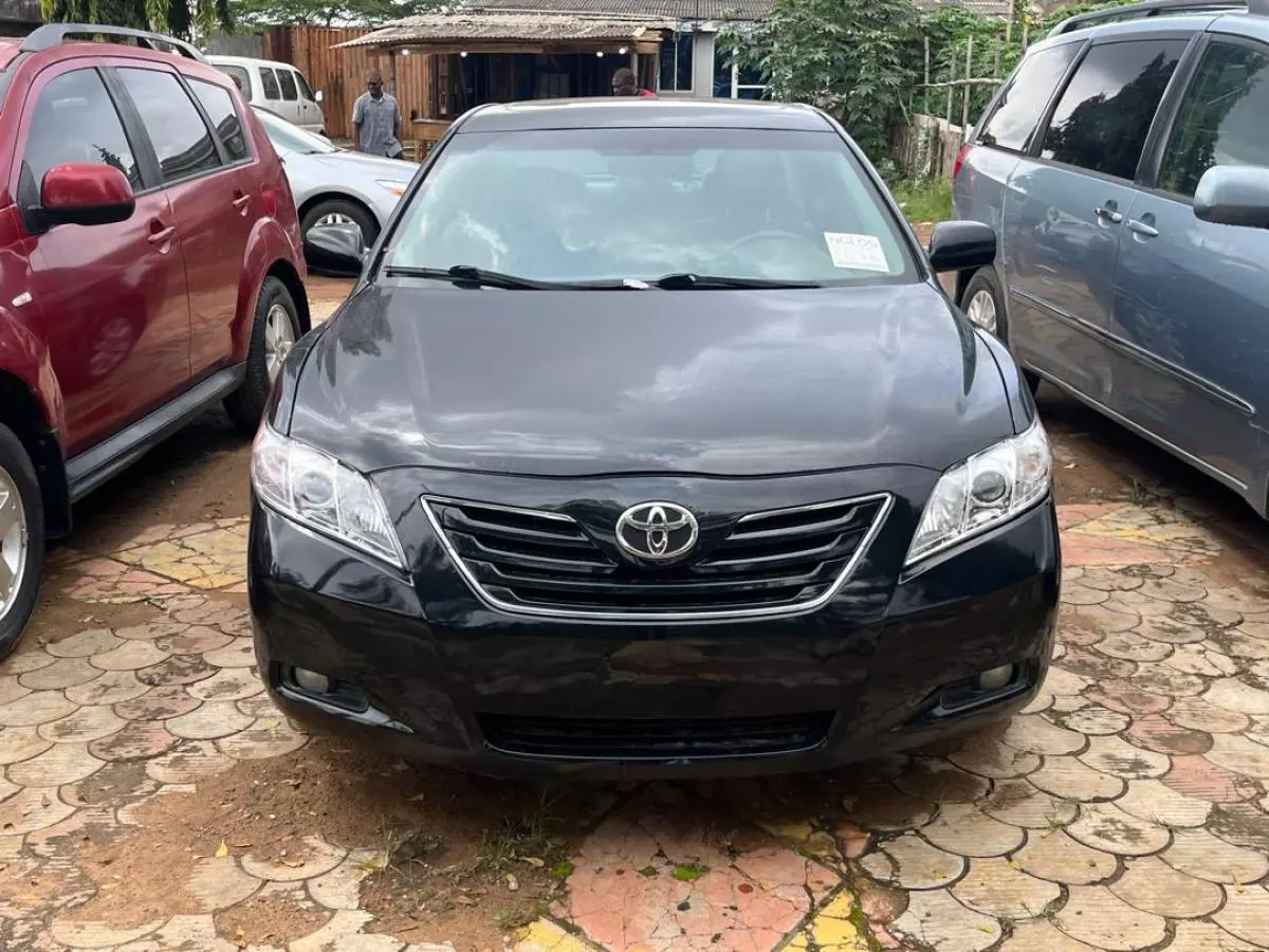 Toyota Camry   - 2009