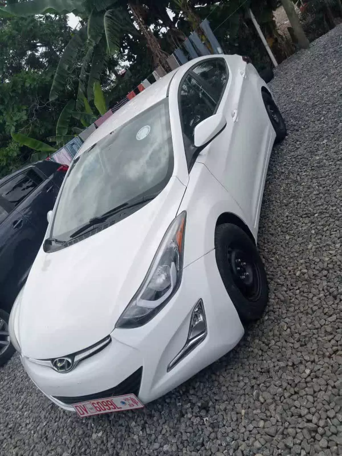 Hyundai Elantra   - 2013