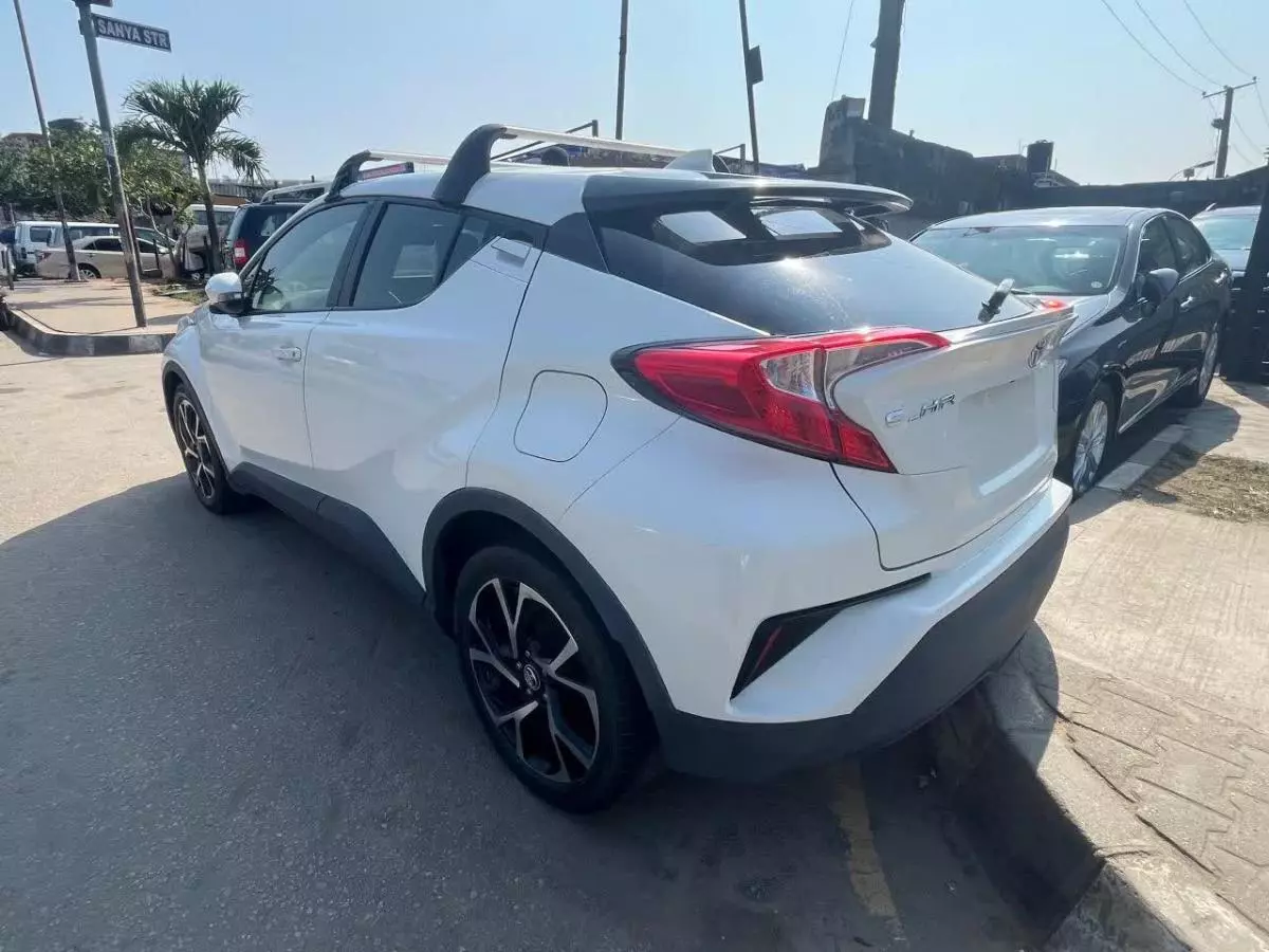 Toyota C-HR   - 2019