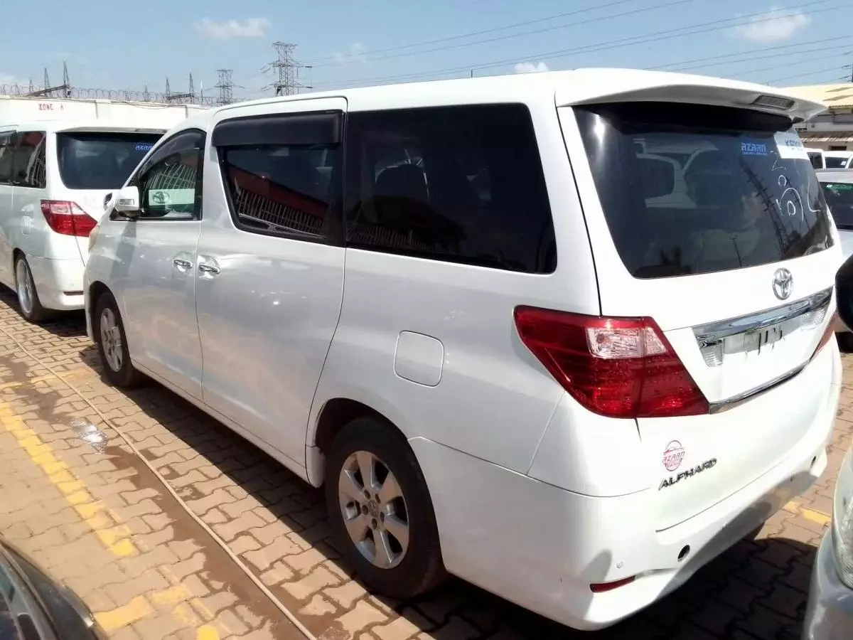 Toyota Alphard   - 2010