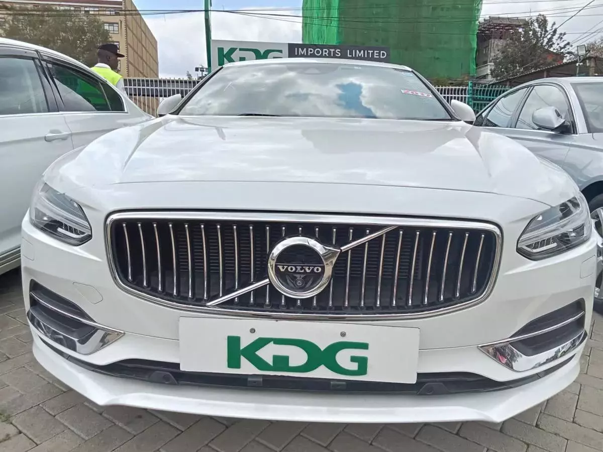 Volvo S90   - 2017