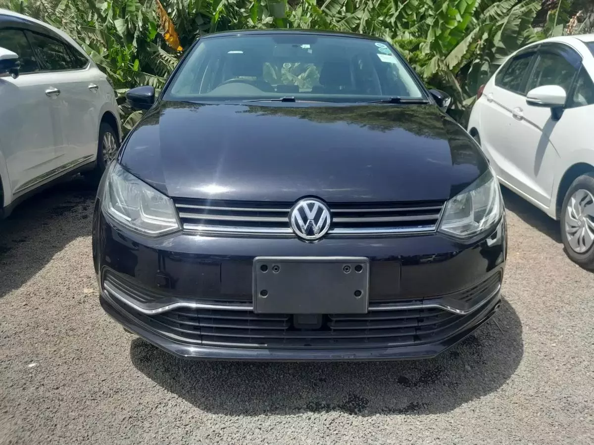 Volkswagen POLO - 2015