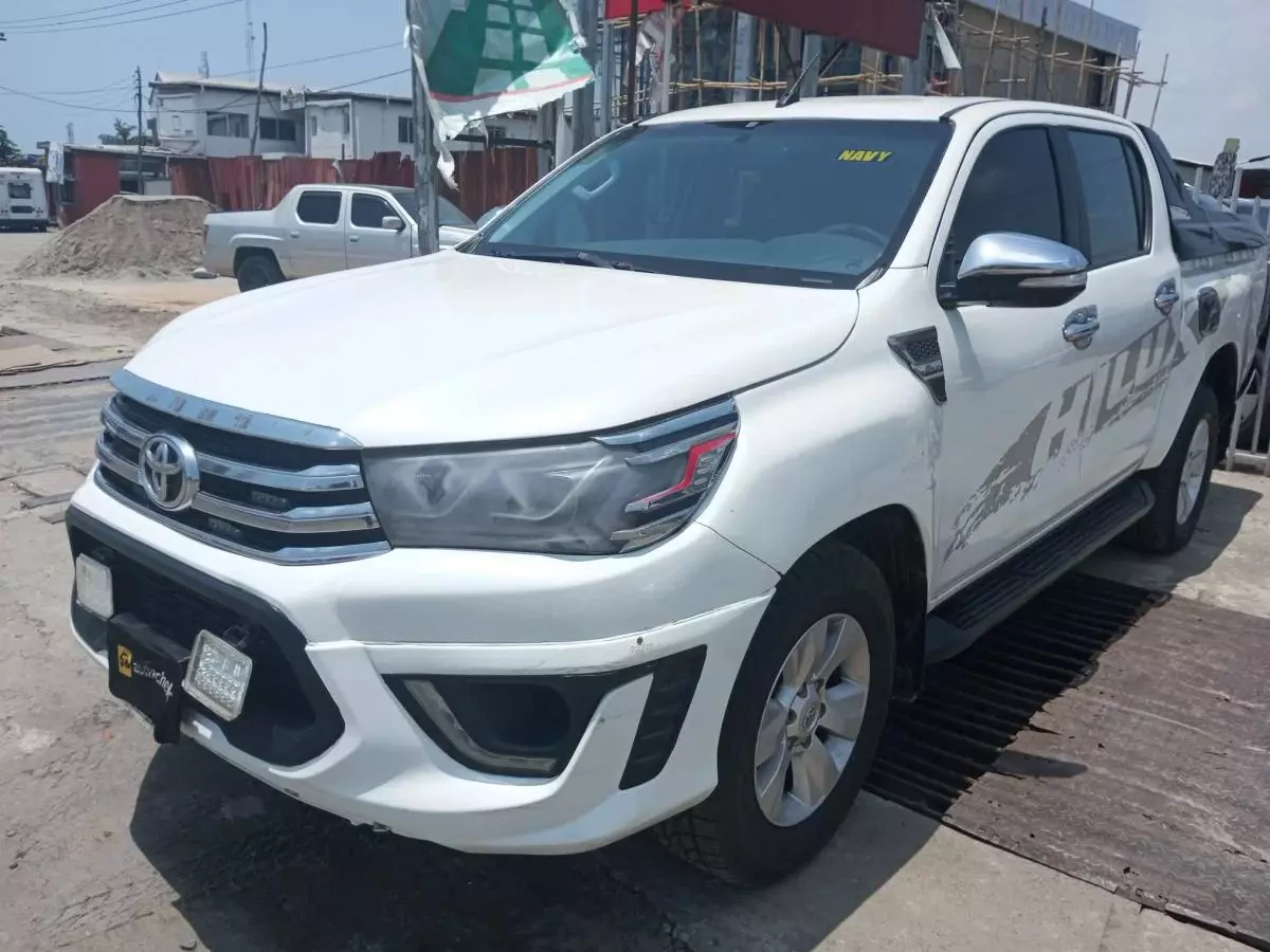 Toyota Hilux Revo  - 2016