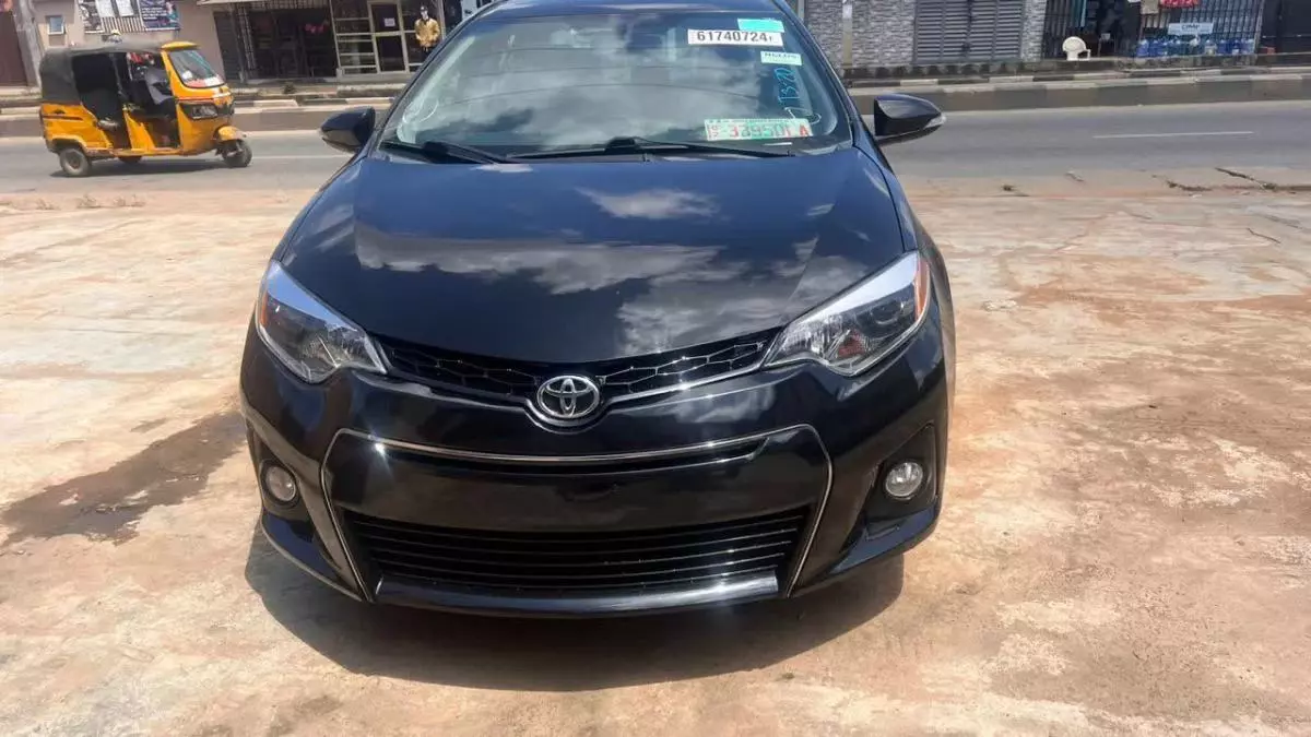 Toyota Corolla   - 2014