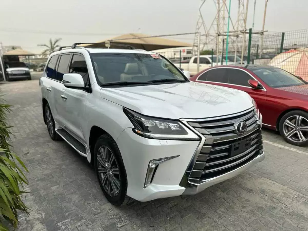 Lexus LX 570   - 2017