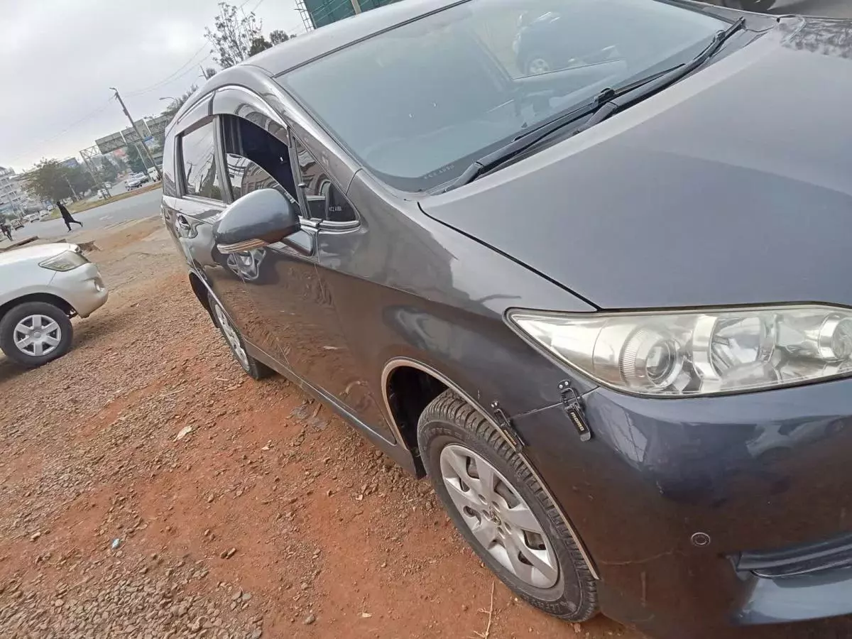 Toyota Wish   - 2013