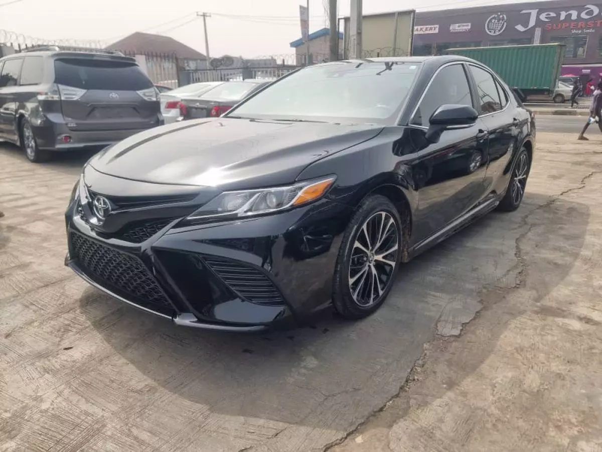 Toyota Camry   - 2019