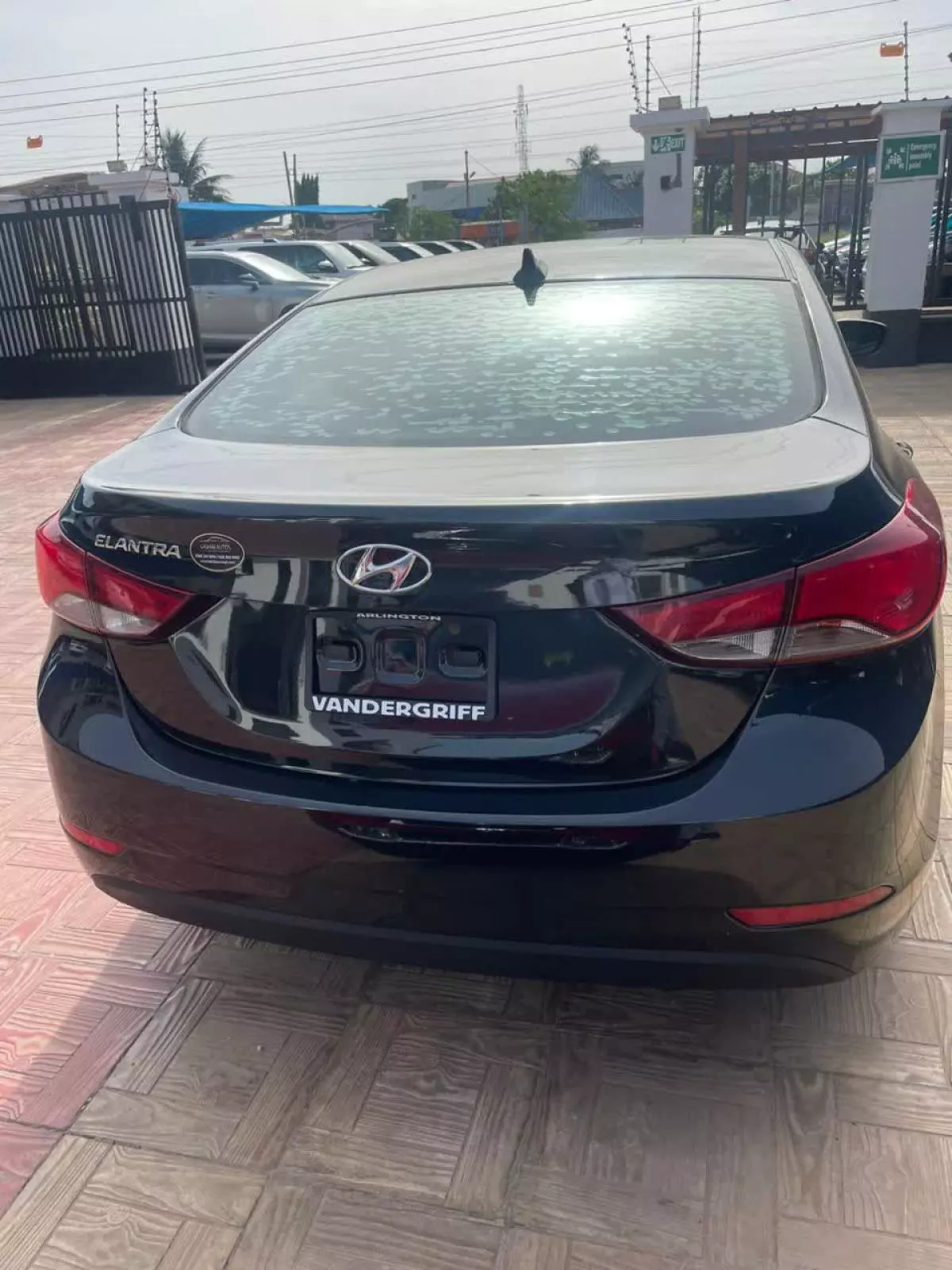 Hyundai Elantra   - 2015