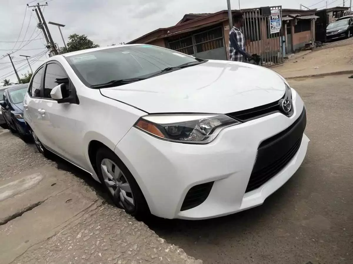 Toyota Corolla   - 2014