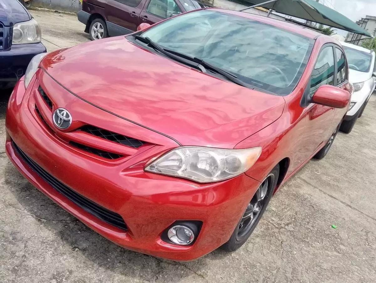 Toyota Corolla   - 2012