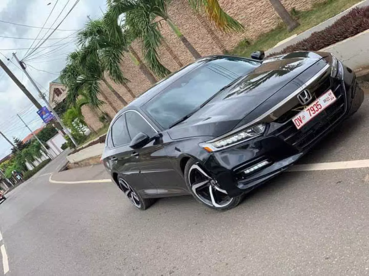 Honda Accord   - 2020