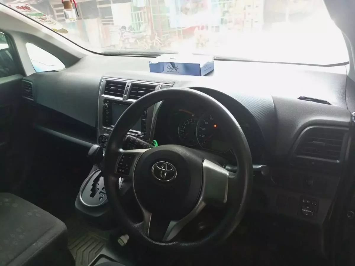 Toyota Ractis - 2014