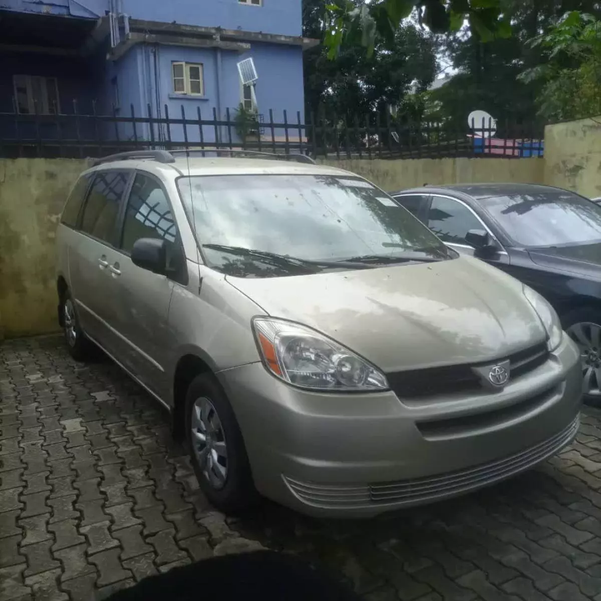 Toyota Sienna   - 2005