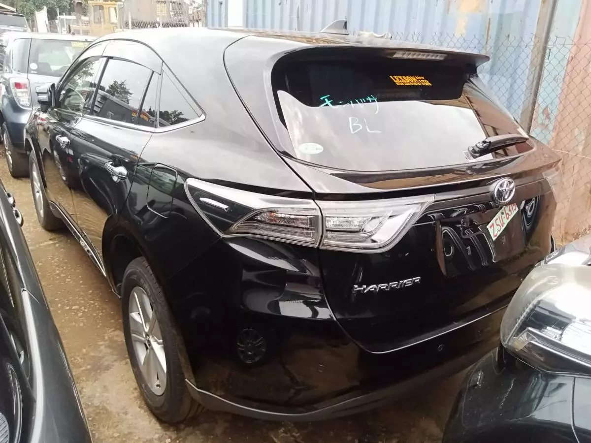 Toyota Harrier   - 2015