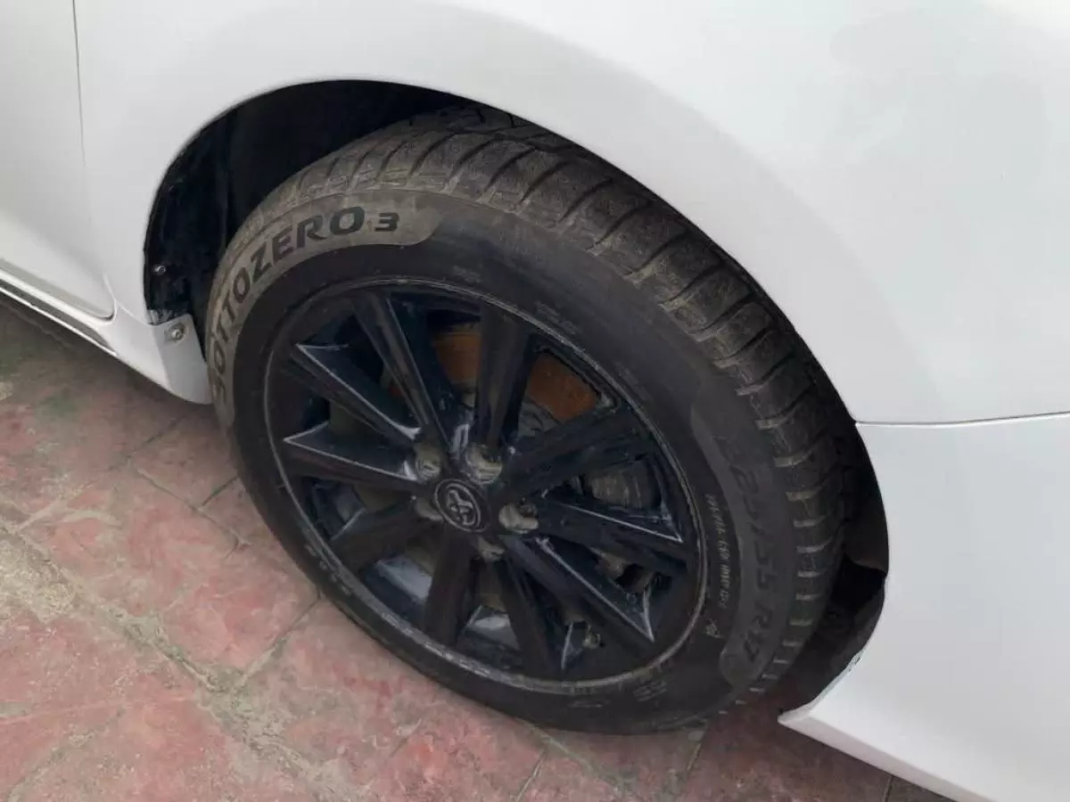 Toyota Camry - 2012