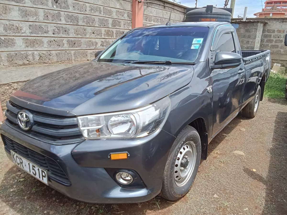 Toyota Hilux    - 2018