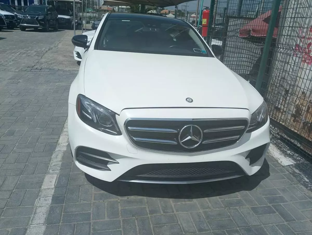 Mercedes-Benz E 300   - 2017