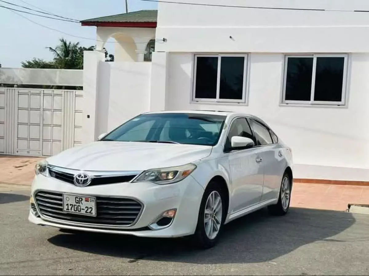 Toyota Avalon   - 2016