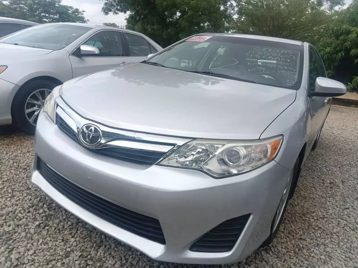 Toyota Camry   - 2013