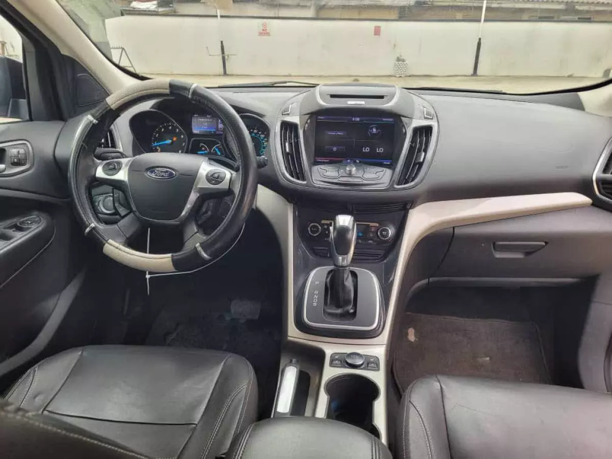 Ford Escape   - 2014