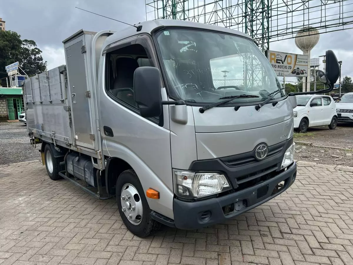 Toyota Dyna   - 2017