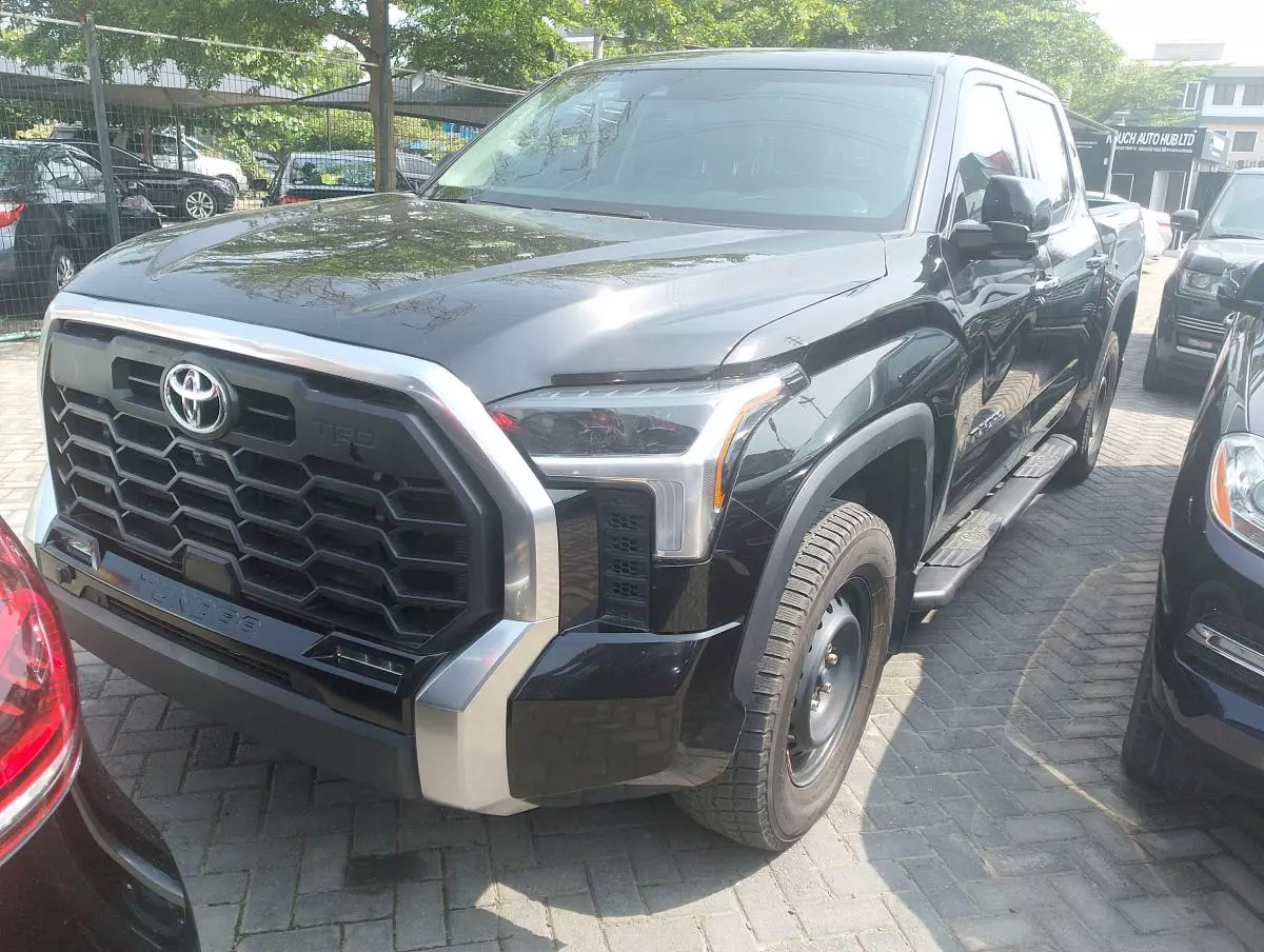 Toyota Tundra   - 2023