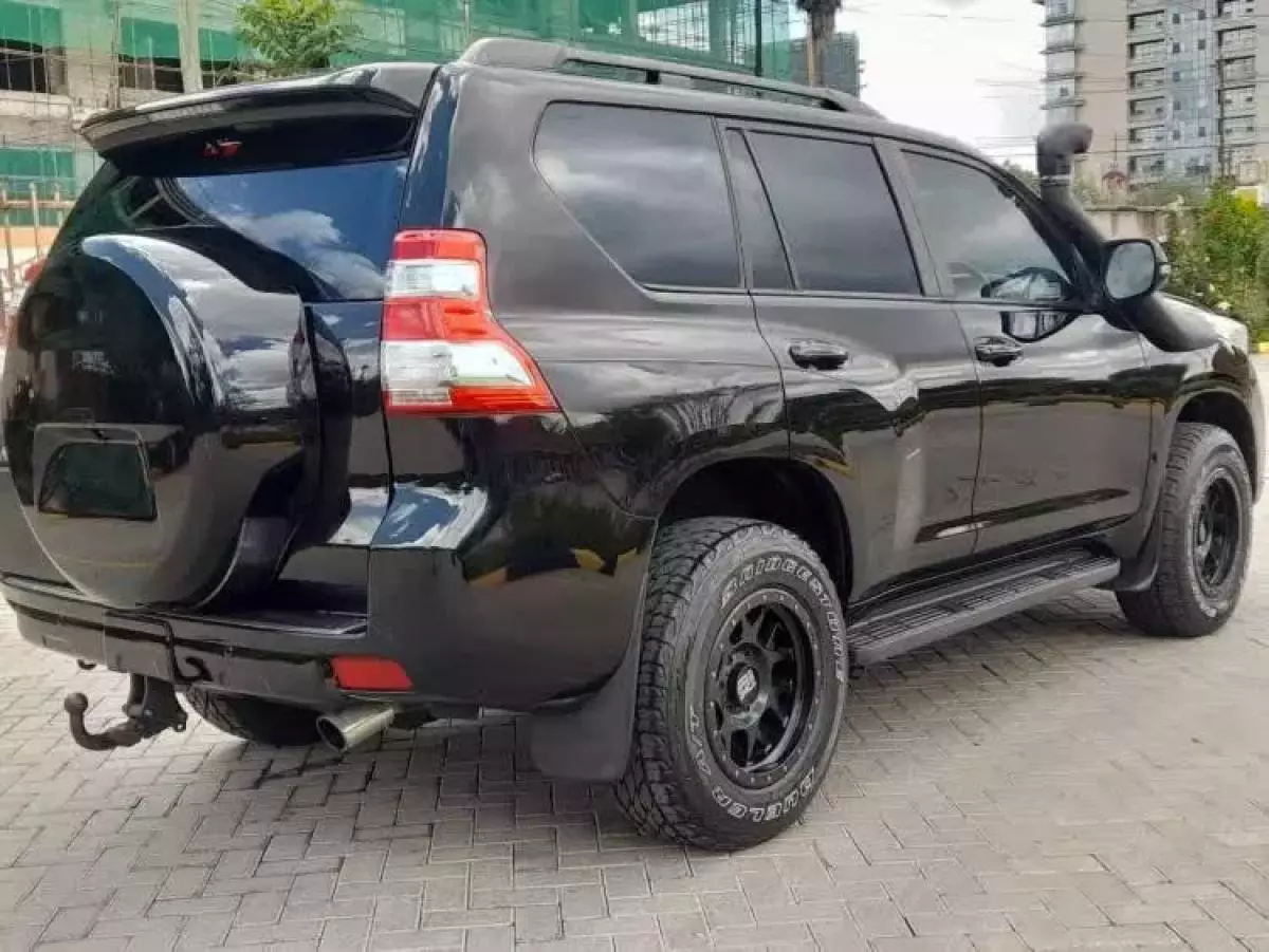 Toyota Landcruiser Prado   - 2017