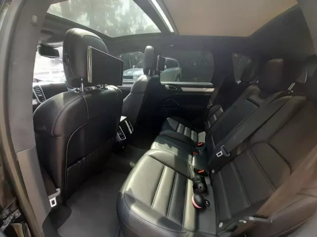 Porsche Cayenne - 2015