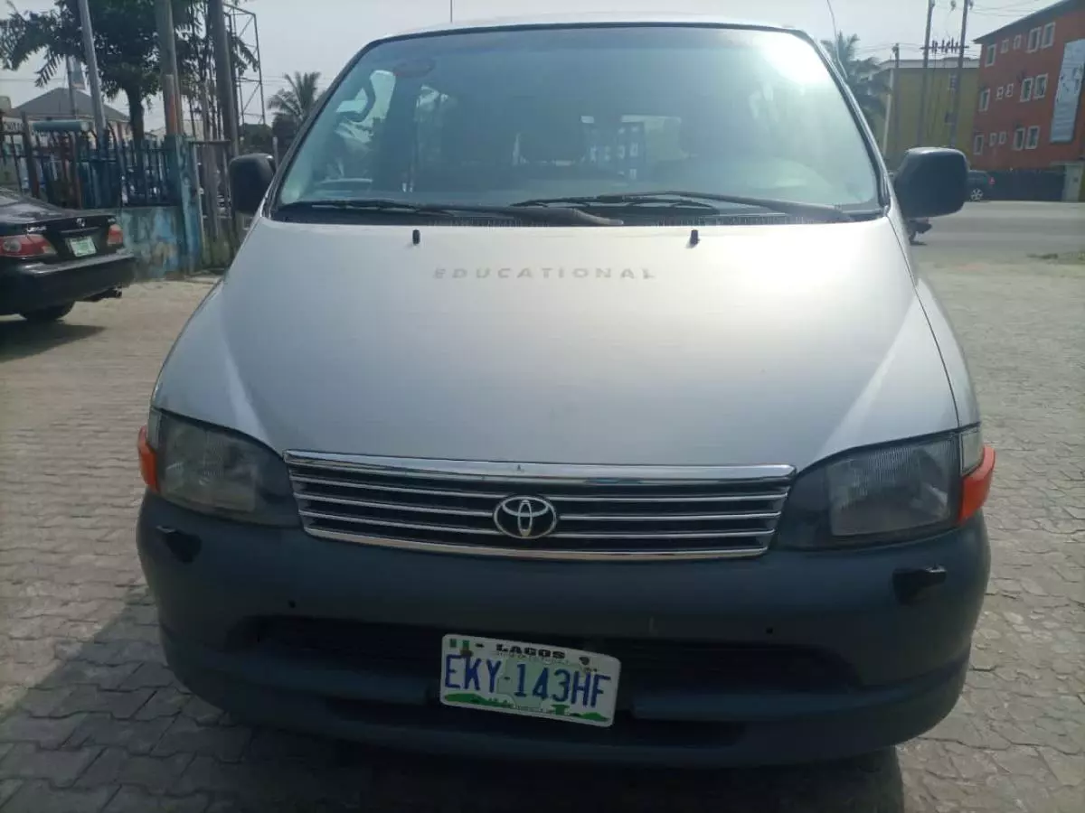 Toyota Hiace - 2004