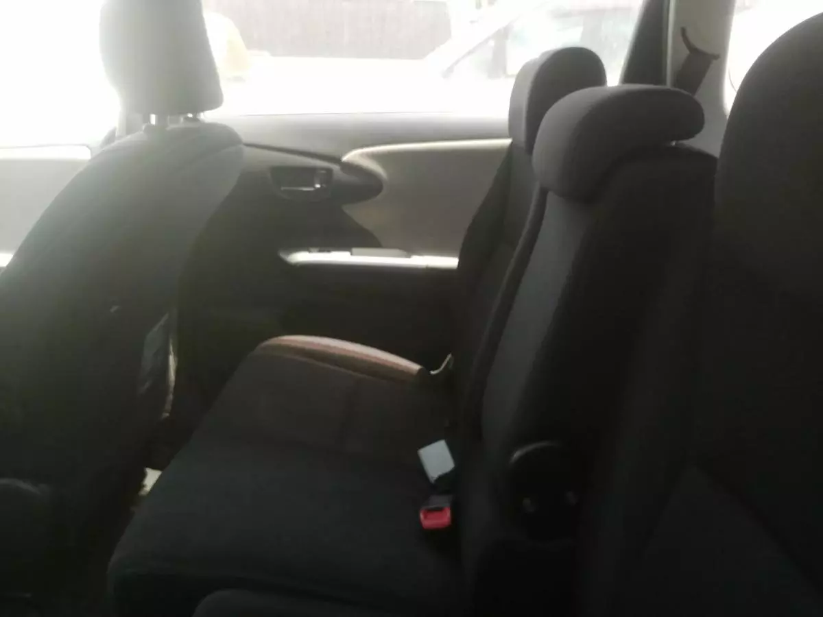 Toyota Wish - 2010